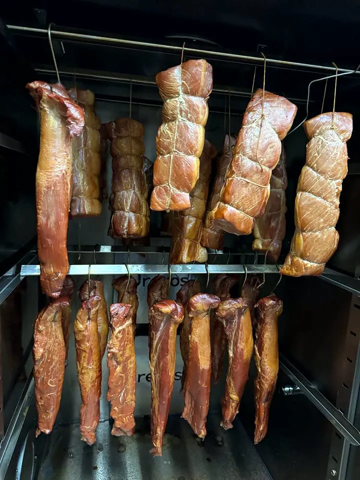 Wędliny – wędzenie na gorąco, wędzarnia DREVOS Smoke Chamber 50